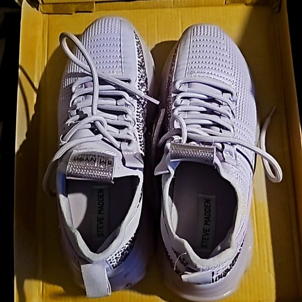 Lilac Steve Madden sneakers